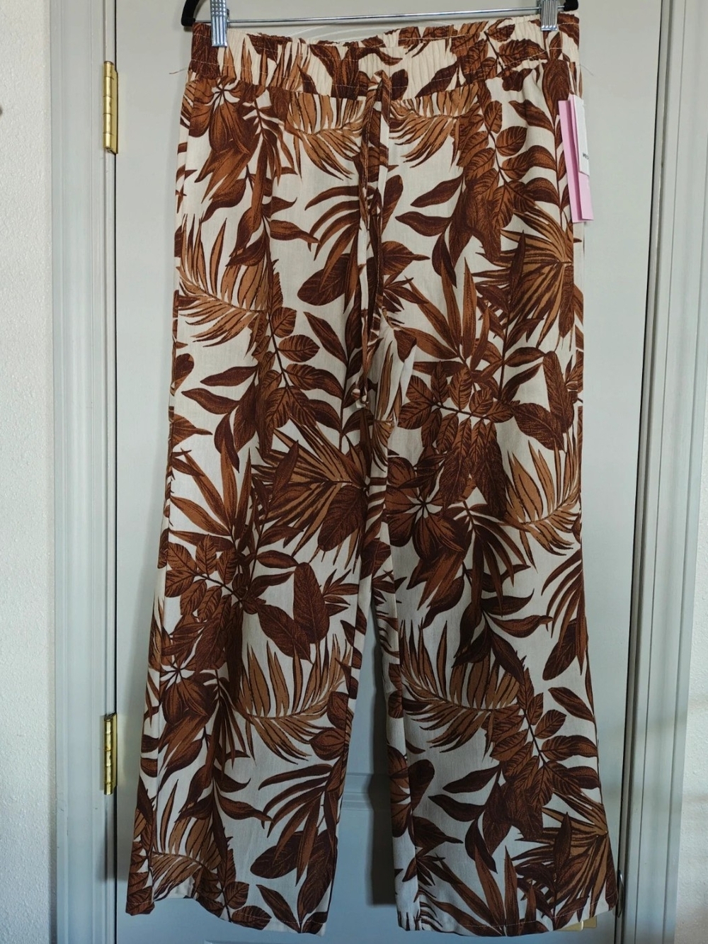 Wide-Leg Tropical Print Pants in Cream & Brown